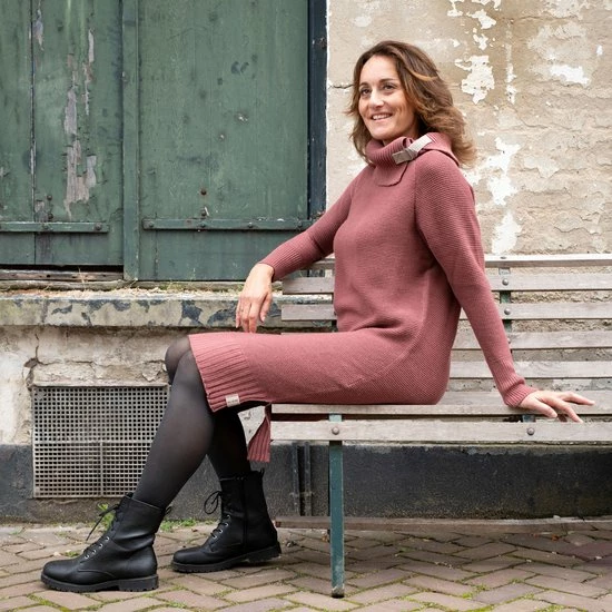 Nieuw ๐ Knit Factory Jamie Gebreide Dames Jurk - Stone Green - 40/42 - Knielengte - Met Opstaande Kraag ๐ 5 Nieuw ๐ Knit Factory Jamie Gebreide Dames Jurk - Stone Green - 40/42 - Knielengte - Met Opstaande Kraag ๐ - Afbeelding 5