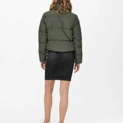 Kopen 🎉 ONLY ONLDOLLY SHORT PUFFER JACKET OTW NOOS Dames Jas - Maat L 🌟 -dameskleding Verkoop 550x733 592