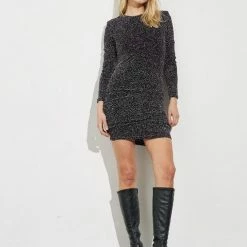 dameskleding Verkoop 26 Nieuw ๐ Zwart Met Zilveren Getailleerde Glitterjurk Emilija - MbyM โค๏ธ