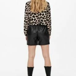 Promo ⭐ Jacqueline De Yong Broek Jdyamalie Faux Leather Shorts Wvn 15257683 Black Dames Maat - W38 ⭐ -dameskleding Verkoop 550x791 4