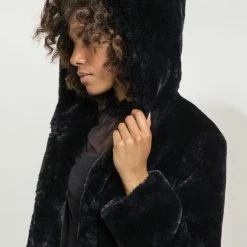 Top 10 💯 Urban Classics Jas Dames Hooded Teddy 🧥 Coat Zwart Maat M 🔔 -dameskleding Verkoop 550x794 14