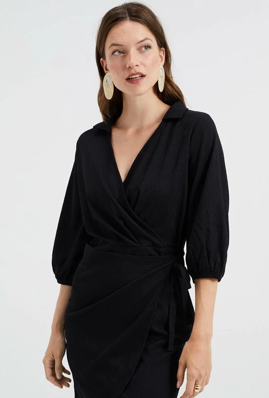 Kopen ⌛ WE Fashion Dames Overslagjurk Met Structuur ✨ 4 Kopen ⌛ WE Fashion Dames Overslagjurk Met Structuur ✨ - Afbeelding 4