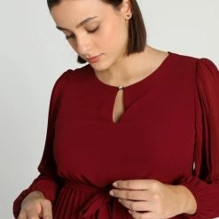 Flash-uitverkoop ⭐ Cassis Lange, Effen Plisséjurk Met Juweeldetail Aan De Hals 🎉 -dameskleding Verkoop 550x825 43