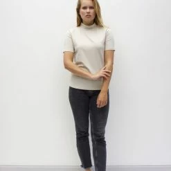 Nieuw 🌟 MOOI! Company - Dames T-shirt - MAARTJE - Turtleneck - Losse Pasvorm - Kleur Stone - Maat M 🔔