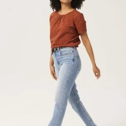 Kopen π GARCIA Dames T-shirt Rood - Maat M π 10 Kopen π GARCIA Dames T-shirt Rood - Maat M π -dameskleding Verkoop 550x825 575